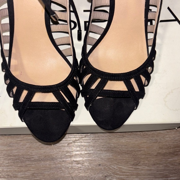 Franco Sarto Black and Tan Strappy Sandals - Picture 12 of 15